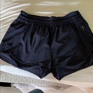Lululemon tracker shorts